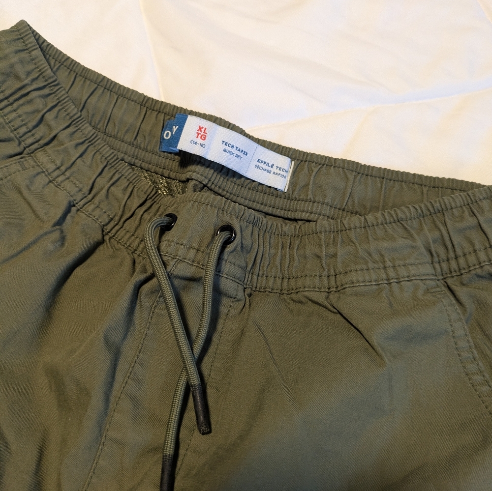 4 PAIRS OF Old Navy Boys waterproof built in tech pants - Picture 12 of 13